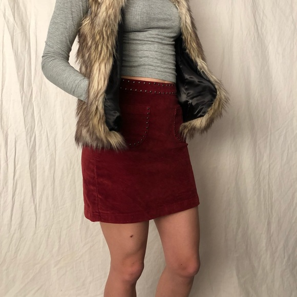 Red skirt - Picture 2 of 4